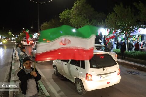 موکب هنرمندان صنایع دستی وتشکل های گردشگری در شب اربعین شهادت رهبر شهیدمان ودانش آموزان شهید مدرسه میناب