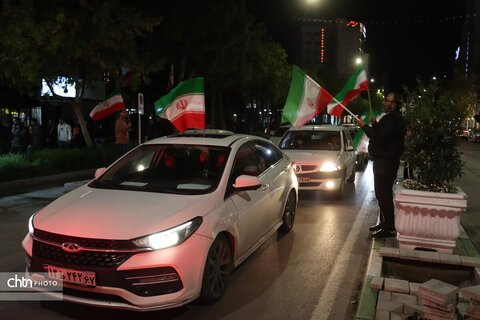 موکب هنرمندان صنایع دستی وتشکل های گردشگری در شب اربعین شهادت رهبر شهیدمان ودانش آموزان شهید مدرسه میناب