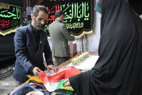 موکب هنرمندان صنایع دستی وتشکل های گردشگری در شب اربعین شهادت رهبر شهیدمان ودانش آموزان شهید مدرسه میناب