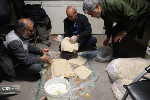 موکب هنرمندان صنایع دستی وتشکل های گردشگری در شب اربعین شهادت رهبر شهیدمان ودانش آموزان شهید مدرسه میناب