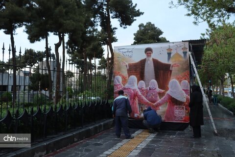 موکب هنرمندان صنایع دستی وتشکل های گردشگری در شب اربعین شهادت رهبر شهیدمان ودانش آموزان شهید مدرسه میناب