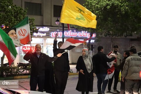 موکب هنرمندان صنایع دستی وتشکل های گردشگری در شب اربعین شهادت رهبر شهیدمان ودانش آموزان شهید مدرسه میناب