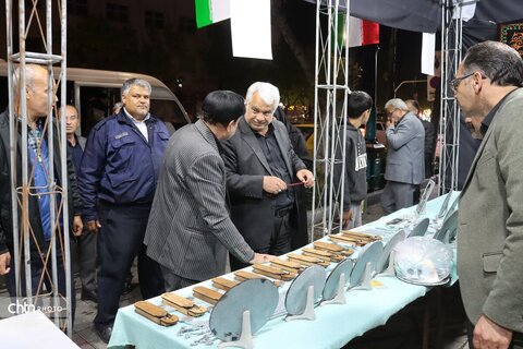 موکب هنرمندان صنایع دستی وتشکل های گردشگری در شب اربعین شهادت رهبر شهیدمان ودانش آموزان شهید مدرسه میناب