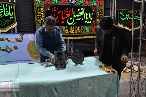 موکب هنرمندان صنایع دستی وتشکل های گردشگری در شب اربعین شهادت رهبر شهیدمان ودانش آموزان شهید مدرسه میناب