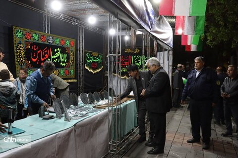 موکب هنرمندان صنایع دستی وتشکل های گردشگری در شب اربعین شهادت رهبر شهیدمان ودانش آموزان شهید مدرسه میناب