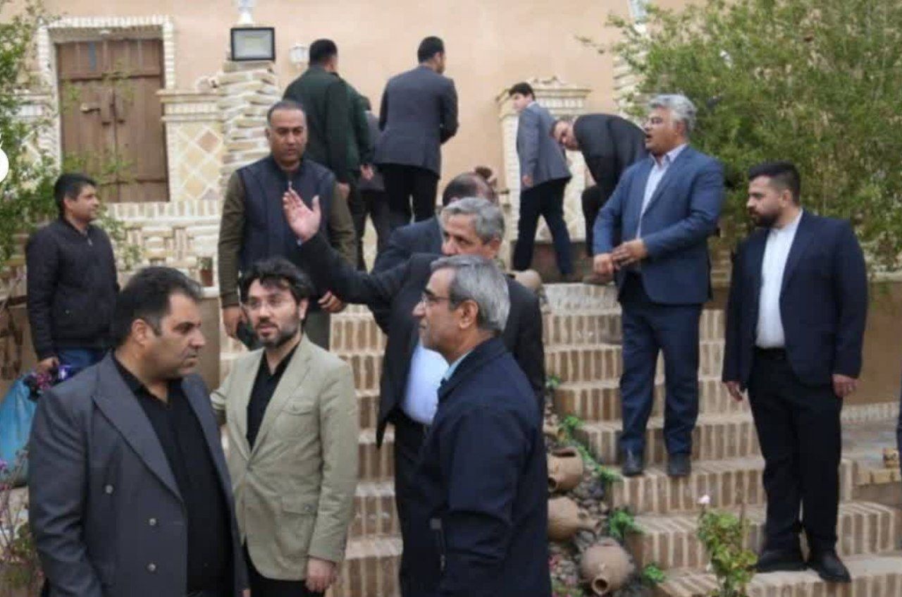 بررسی ظرفیتهای گردشگری کاشمر در بازدید استاندار خراسان رضوی از اقامتگاه بومگردی بابا اسحاق