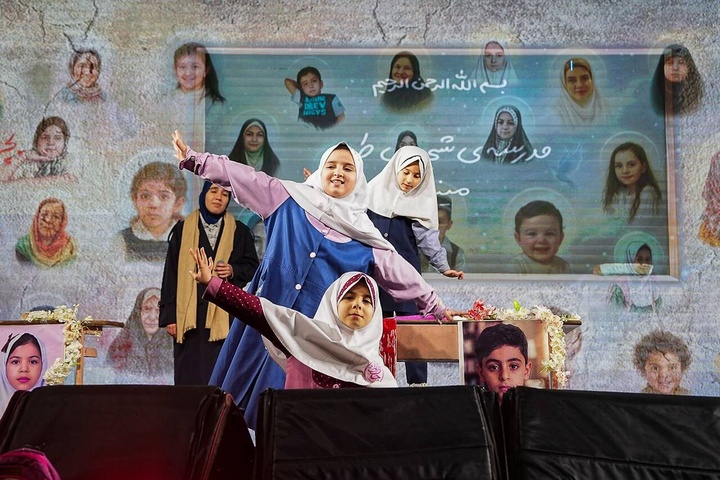 نمایش حماسی فرشتگان میناب میدان‌دار شب‌های تهران