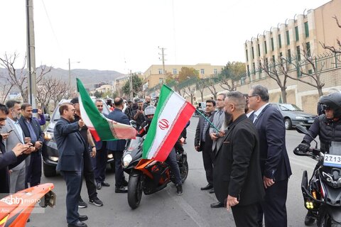 رژه‌ای خودرویی از کرج به سمت تهران با هدف اعلام حمایت از نظام و تأکید بر وحدت و انسجام ملی