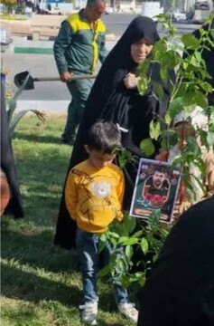 غرس نهال به فرمان رهبر معظم انقلاب در میدان شهید چمران پیشوا