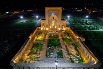 عملیات نورپردازی مجموعه تاریخی مزار مولانا زین‌الدین ابوبکر تایبادی به بهره‌برداری رسید