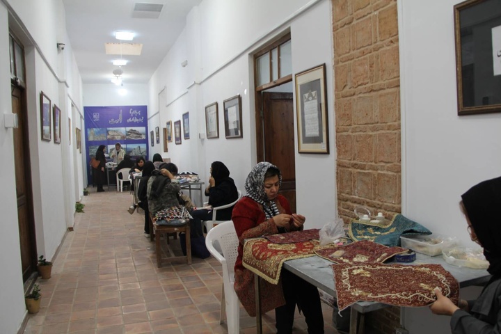 ورک‌شاپ احراز مهارت صنایع‌دستی با حضور ۶۰ هنرمند در قزوین برگزار شد