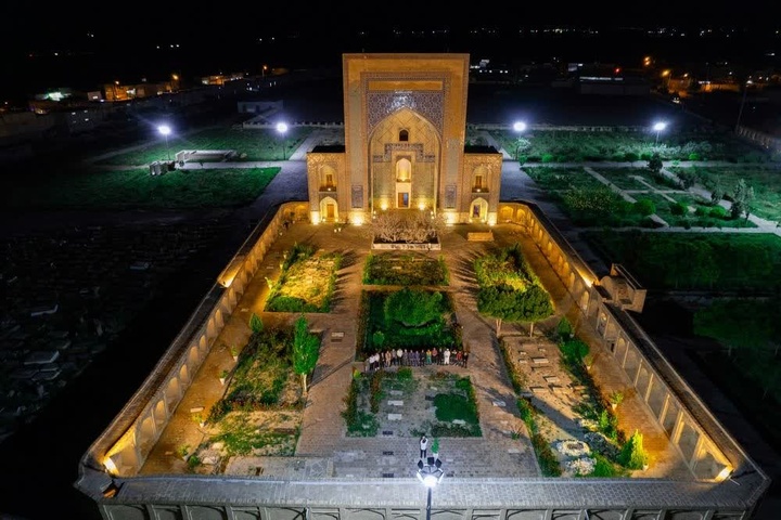 عملیات نورپردازی مجموعه تاریخی مزار مولانا زین‌الدین ابوبکر تایبادی به بهره‌برداری رسید