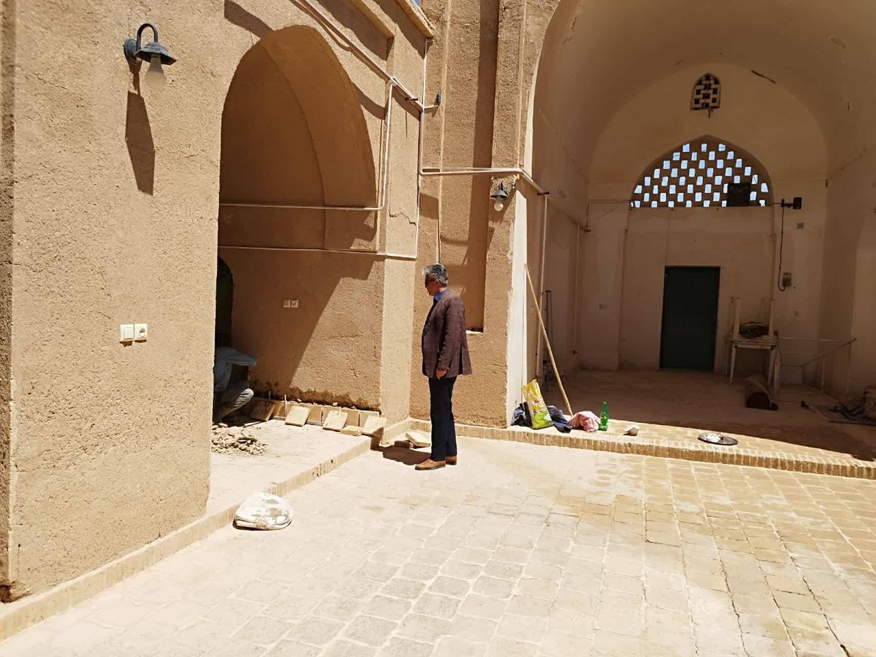 مرمت و سامان‌دهی مسجد و منزلگاه امام رضا(ع) ابرکوه آغاز شد