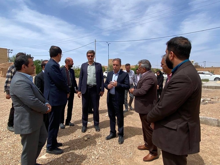ارزیابی میدانی پروژه‌های میراثی و گردشگری شهر عقدا با حضور مدیران استانی