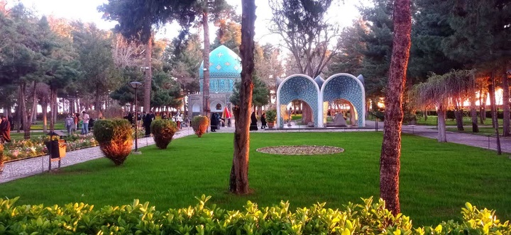 قدردانی استاندار خراسان رضوی از بازپیرایی باغ آرامگاه عطار نیشابوری