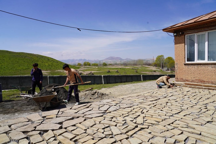 تقویت زیرساخت‌های روستای حسنلو نقده با تخصیص اعتبار ۳۰ میلیارد تومانی