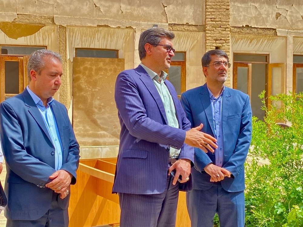 ارزیابی میدانی پروژه‌های میراثی و گردشگری شهر عقدا با حضور مدیران استانی