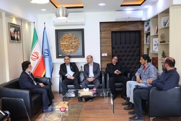 جشنواره گل و گلاب میمند میزبان آیین ابلاغ ملی شدن شیشه‌گری