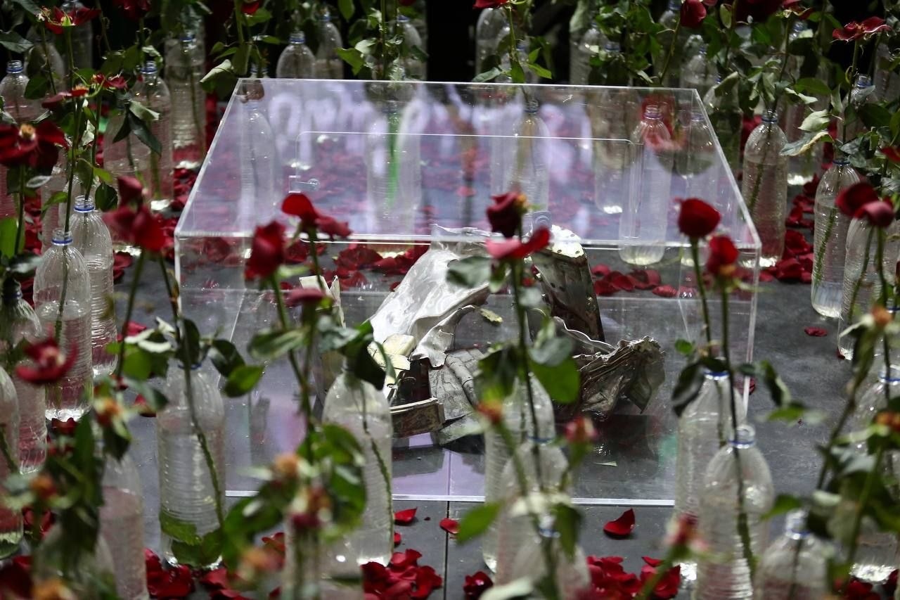 روایت جنایت میناب در باغ‌فردوس/ نمایش قطعات موشک با حضور هنرمندان + تصاویر