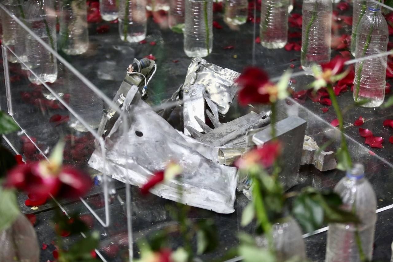 روایت جنایت میناب در باغفردوس/ نمایش قطعات موشک با حضور هنرمندان + تصاویر