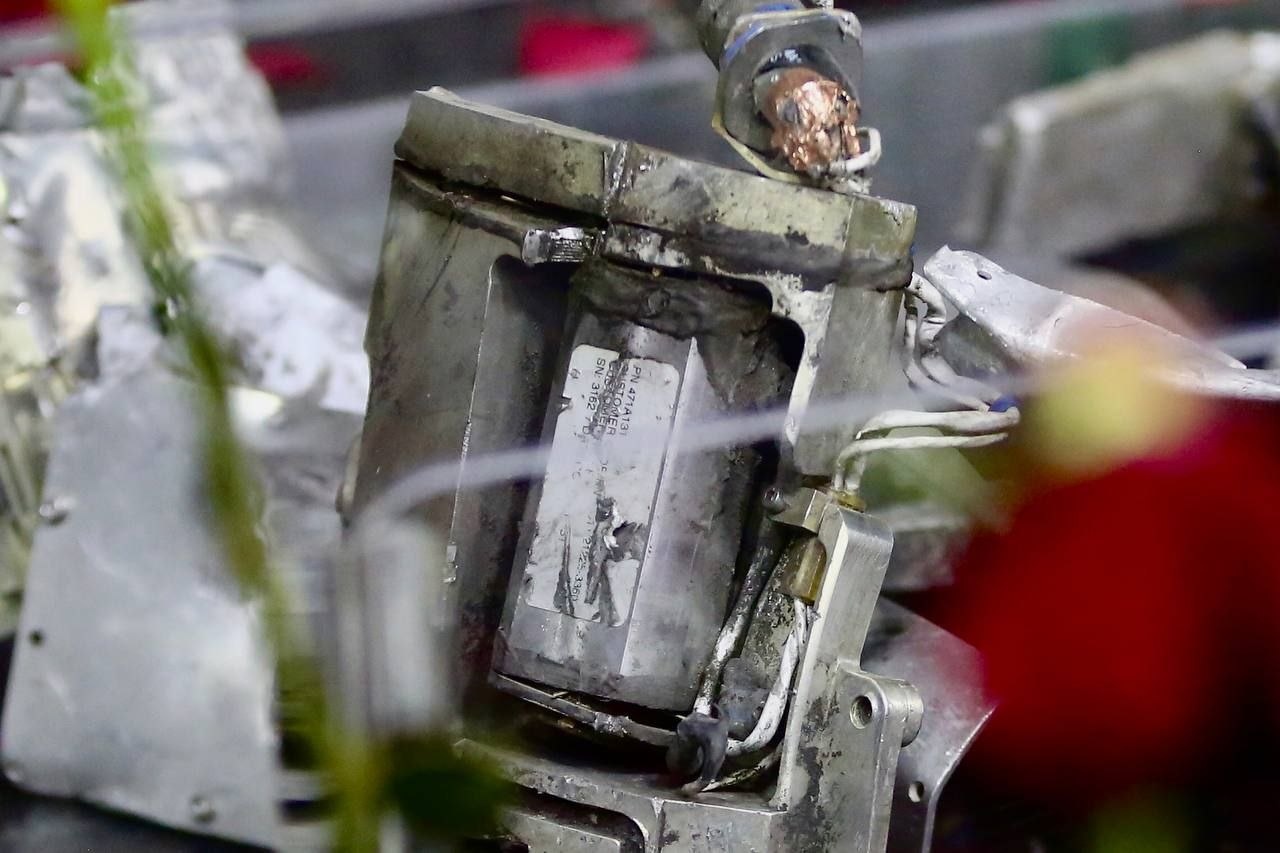 روایت جنایت میناب در باغ‌فردوس/ نمایش قطعات موشک با حضور هنرمندان + تصاویر