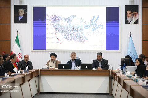 نشست مدیرکل میراث‌فرهنگی خوزستان با بانوان و کارکنان هم‌زمان با دهه کرامت