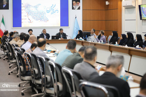 نشست مدیرکل میراث‌فرهنگی خوزستان با بانوان و کارکنان هم‌زمان با دهه کرامت