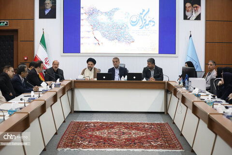 نشست مدیرکل میراث‌فرهنگی خوزستان با بانوان و کارکنان هم‌زمان با دهه کرامت