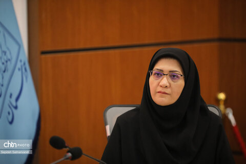 نشست مدیرکل میراث‌فرهنگی خوزستان با بانوان و کارکنان هم‌زمان با دهه کرامت