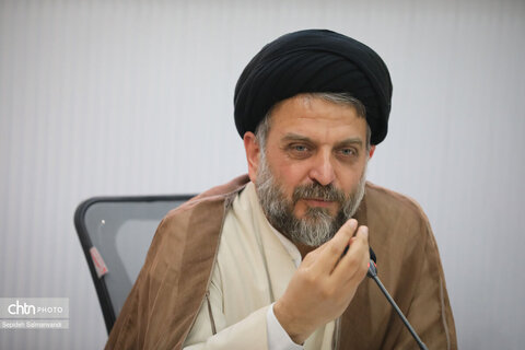 نشست مدیرکل میراث‌فرهنگی خوزستان با بانوان و کارکنان هم‌زمان با دهه کرامت