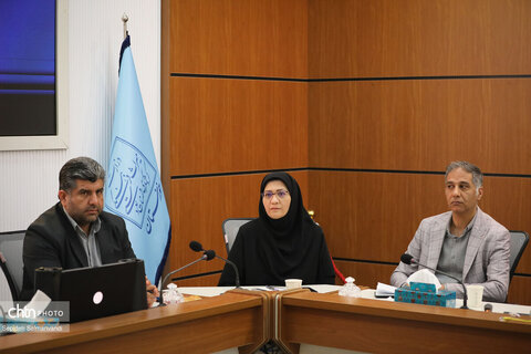 نشست مدیرکل میراث‌فرهنگی خوزستان با بانوان و کارکنان هم‌زمان با دهه کرامت