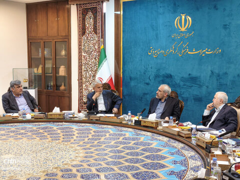 نشست مشترک وزرای میراث فرهنگی و اقتصاد