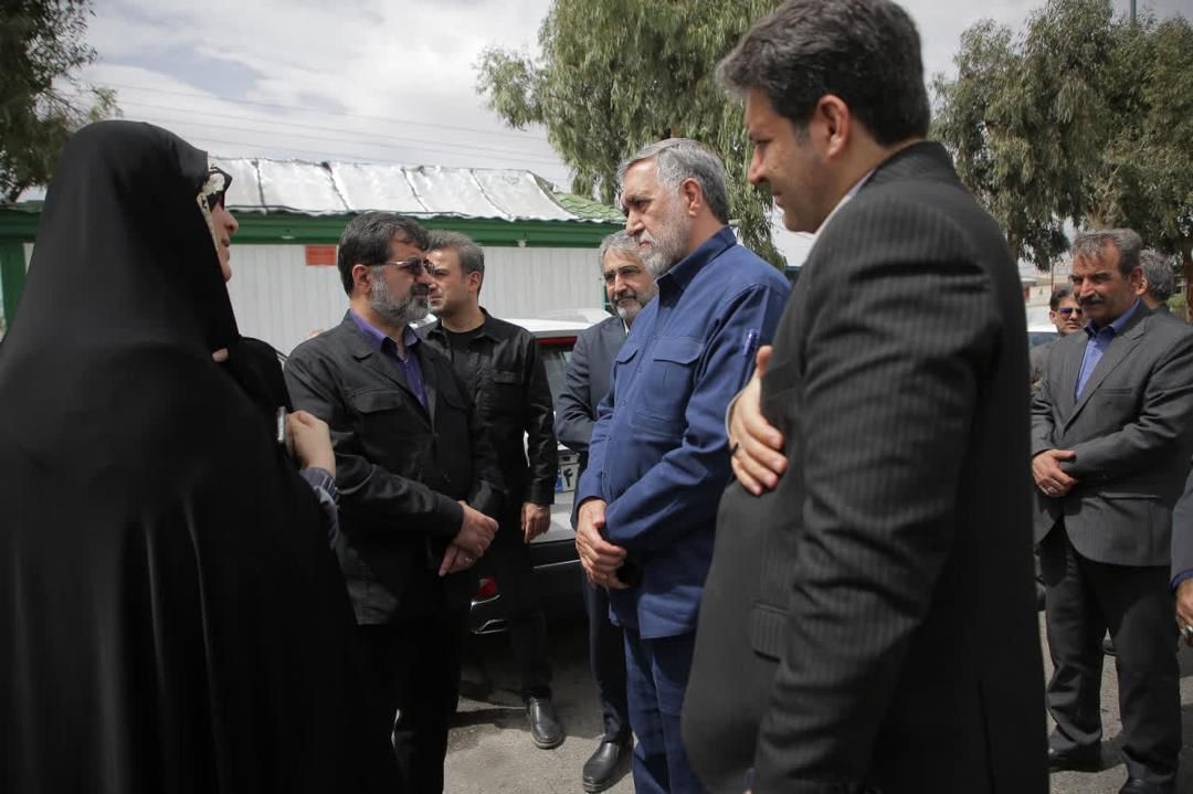 ادای احترام مشاور وزیر میراث‌فرهنگی به شهدای قم/ تاکید بر تقویت سرمایه‌های انسانی