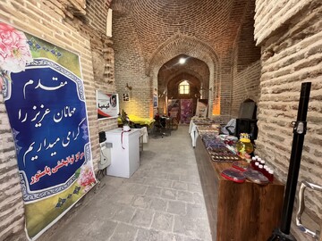نمایشگاه‌های توانمندی‌های صنایع‌دستی بانوان تربت حیدریه در مزار قطب‌الدین حیدر برگزار شد