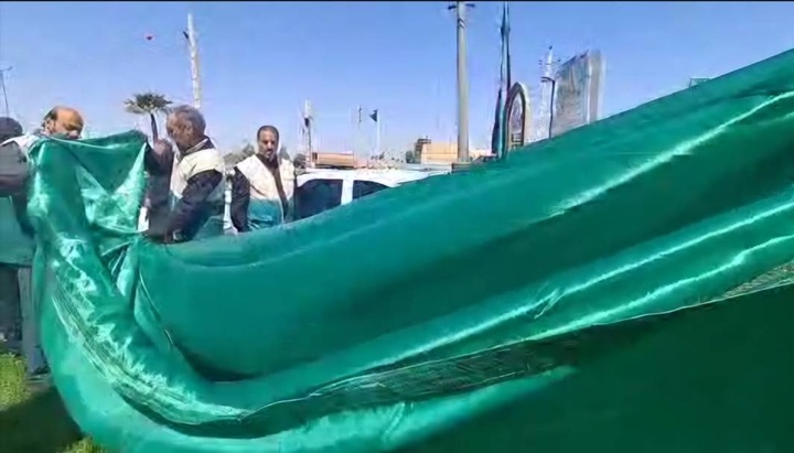 اهتزاز پرچم حضرت امام‌رضا (ع) در میدان شهید اردستانی پیشوا هم‌زمان با آغاز دهه کرامت