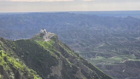 خالد نبی؛ بهشتی از تپه‌های مخملی و نسیم بهاری