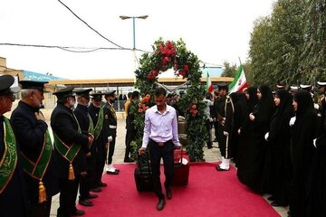 خانواده‌های شهدای مدرسه شجره طیبه میناب وارد مشهد شدند