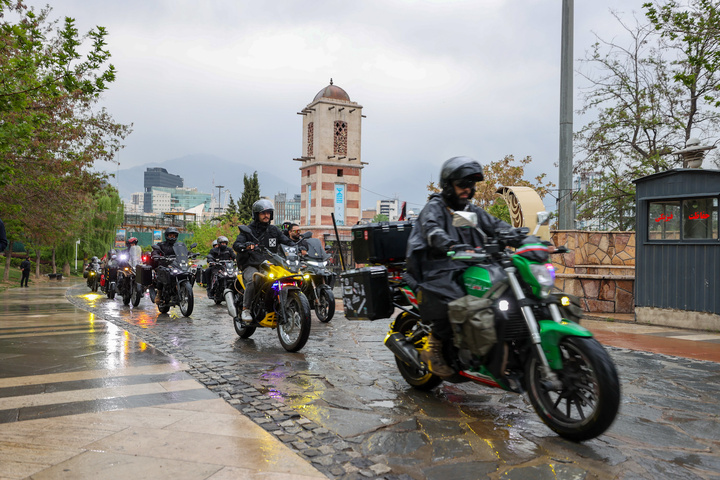 همایش و رژه حماسی موتورسواران گردشگری برگزار شد/ پیام ایستادگی و نشاط ایرانی در قلب پایتخت