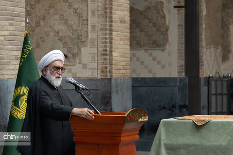 قرآن نفیس خطی با تقریظ رهبر شهید انقلاب در حرم رضوی رونمایی شد