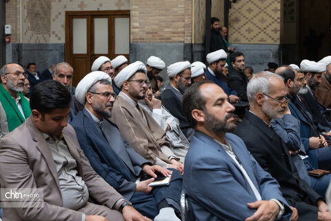 قرآن نفیس خطی با تقریظ رهبر شهید انقلاب در حرم رضوی رونمایی شد