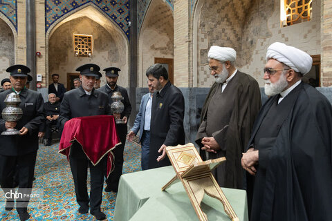قرآن نفیس خطی با تقریظ رهبر شهید انقلاب در حرم رضوی رونمایی شد