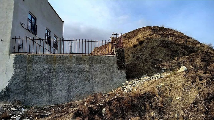 رفع تصرف عدوانی بخشی از تپه تاریخی روستای قمارخان با پیگیری مستمر اداره حقوقی میراث‌فرهنگی مرکزی