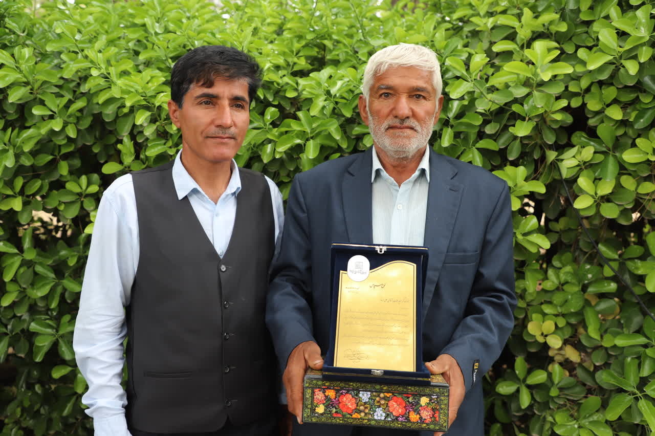 رونمایی از کتاب «اشعار و احوال ملا علی اشرف صبوحی بیرجندی»/ تجلیل از مرمت‌گران آثار تاریخی خراسان جنوبی