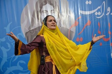 شاهنامه به زنان غرور و جایگاه می‌بخشد/ آینده نقالی با حضور زنان روشن‌تر و پویاتر خواهد بود