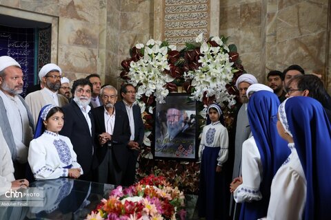 آئین گلباران آرامگان سعدی شیرازی