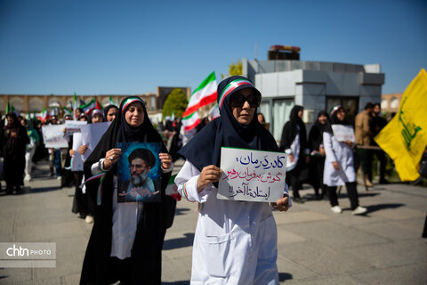اجتماع دختران و بانوان جان‌فدای اصفهانی در مجموعه جهانی میدان امام(ره)