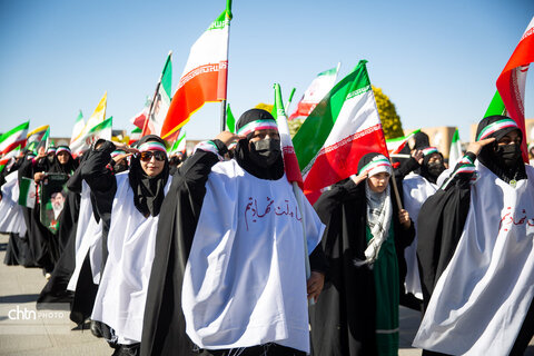 اجتماع دختران و بانوان جان‌فدای اصفهانی در مجموعه جهانی میدان امام(ره)