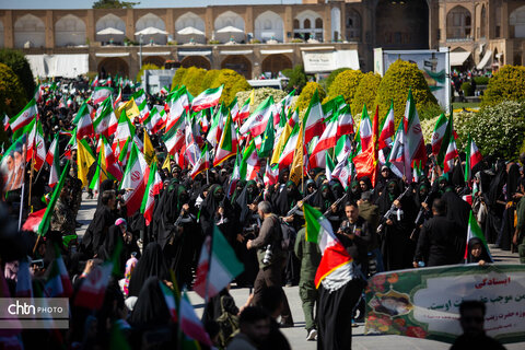 اجتماع دختران و بانوان جان‌فدای اصفهانی در مجموعه جهانی میدان امام(ره)