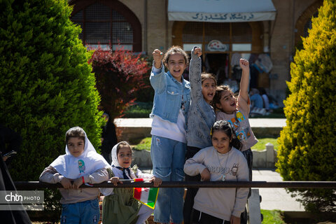 اجتماع دختران و بانوان جان‌فدای اصفهانی در مجموعه جهانی میدان امام(ره)