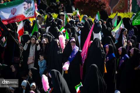 اجتماع دختران و بانوان جان‌فدای اصفهانی در مجموعه جهانی میدان امام(ره)